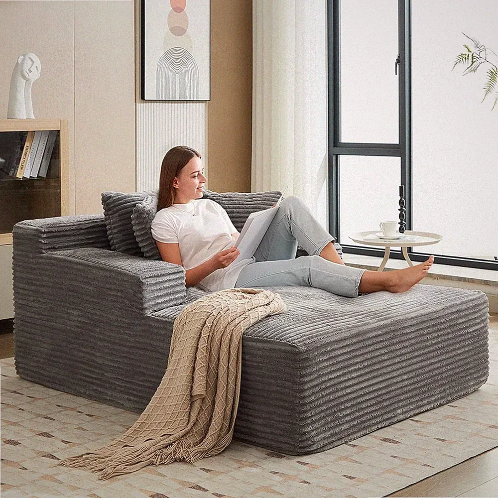 29 in Chaise